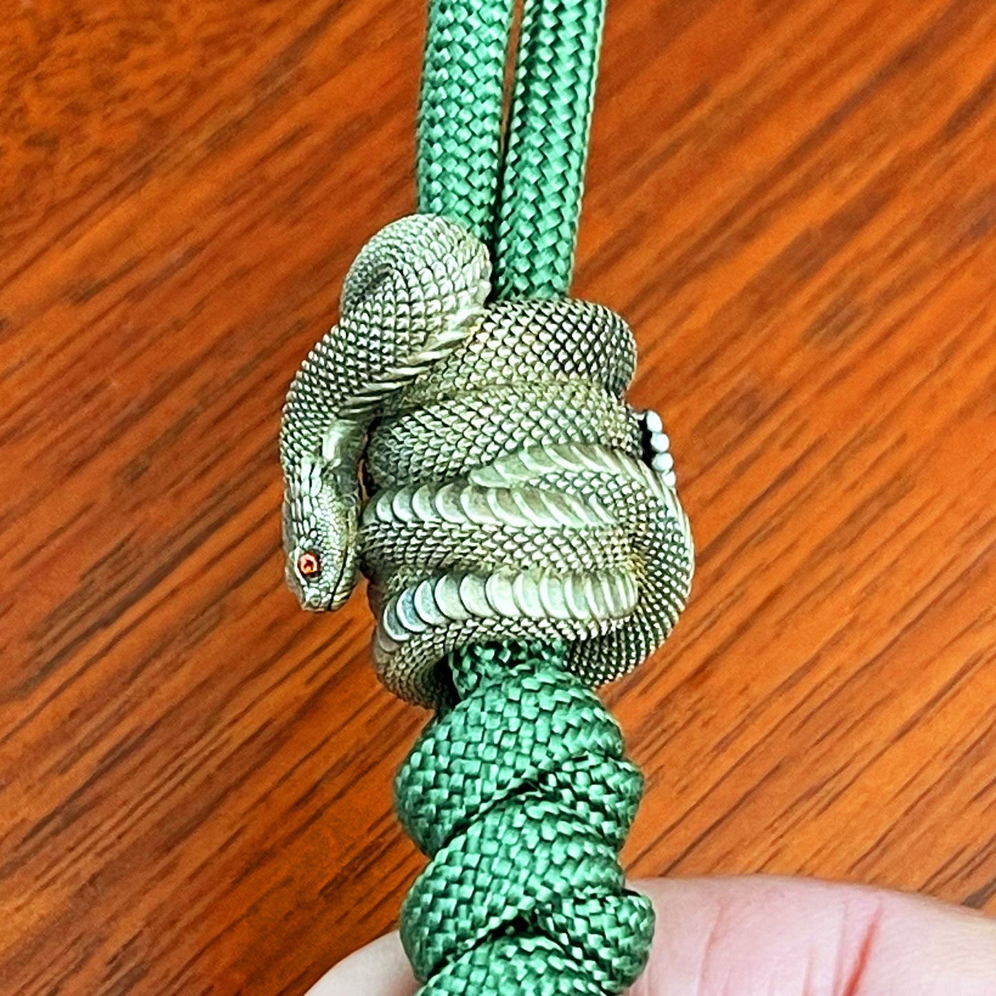 Paracord Bead "Rattlesnake" knife bead-lanyard bead-EDC bead-animal bead-custom bead-gift for men-bracelet bead paracord bracelet