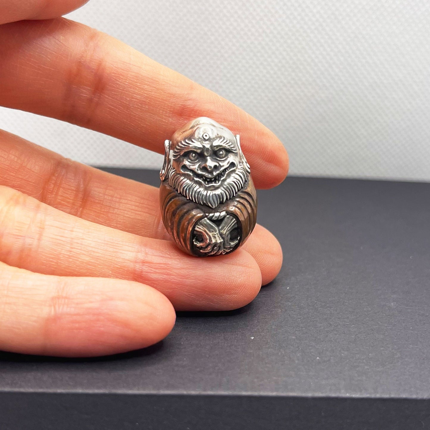 Silver Paracord bead "Japanese Ghost Nurarihyon Bead" lanyard knife bead-EDC-handmade custom bead-gift for men-Cool zipper puller