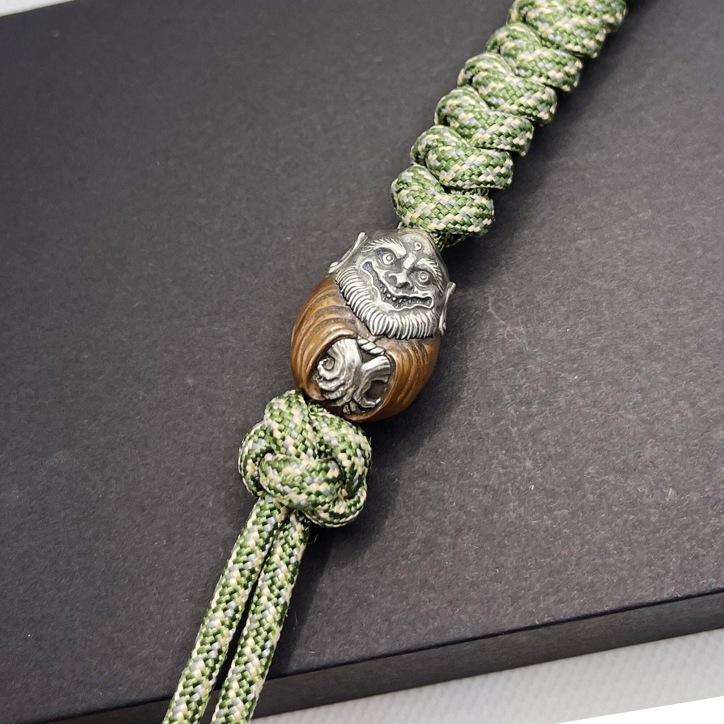 Silver Paracord bead "Japanese Ghost Nurarihyon Bead" lanyard knife bead-EDC-handmade custom bead-gift for men-Cool zipper puller